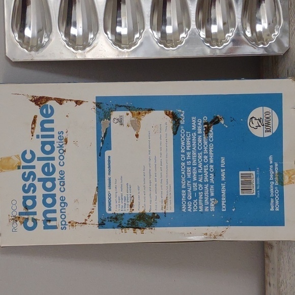 Wilton Rowoco Madelaine Sponge Cake Cookies Baking Pan - Picture 4 of 12